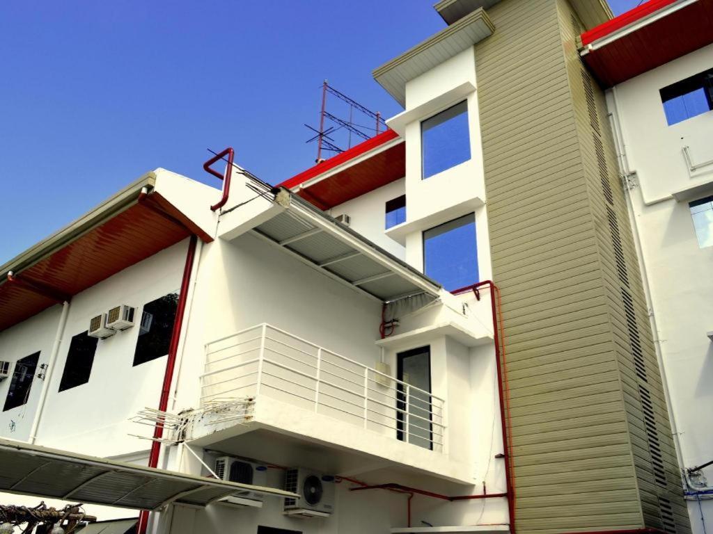فندق ومركز مؤتمرات بيج دادي Butuan City المظهر الخارجي الصورة
